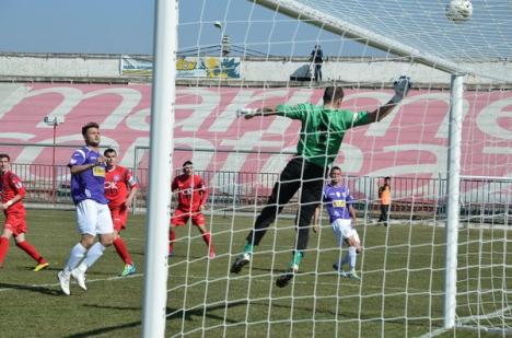 FC Bihor întâlneşte sâmbătă Voinţa Sibiu, iar Luceafărul primeşte vizita liderului